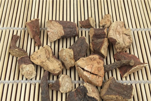 何首烏是補(bǔ)陰還是補(bǔ)陽(yáng) 何首烏的功效和作用 何首烏是補(bǔ)陰還是補(bǔ)陽(yáng) 何首烏的功效和作用