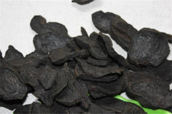 何首烏和生姜一起煮水洗頭發(fā)好嗎 何首烏和什么一起吃可以生發(fā) 何首烏和生姜一起煮水洗頭發(fā)好嗎 何首烏和什么一起吃可以生發(fā)