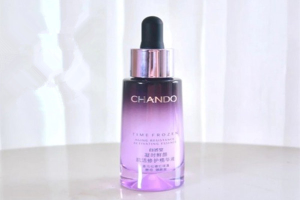 自然堂小紫瓶精華含有酒精嗎 自然堂小紫瓶精華成分分析 自然堂小紫瓶精華含有酒精嗎 自然堂小紫瓶精華成分分析