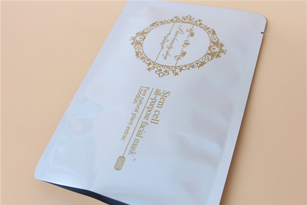 眼膜在面膜之前用還是在面膜之后 眼膜在護膚的哪個步驟 眼膜在面膜之前用還是在面膜之后 眼膜在護膚的哪個步驟