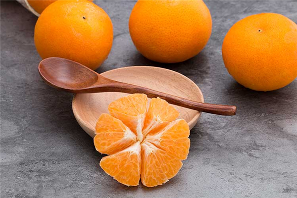 蘆柑吃多了皮膚會變黃嗎 蘆柑對身體有什么好處 蘆柑吃多了皮膚會變黃嗎 蘆柑對身體有什么好處