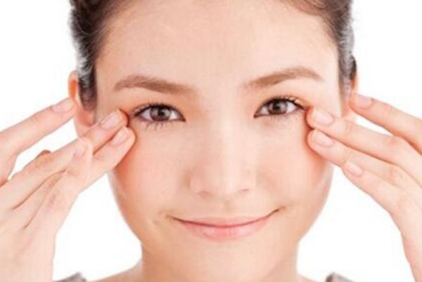 眼部細紋可以熱敷嗎 眼部細紋能淡化嗎