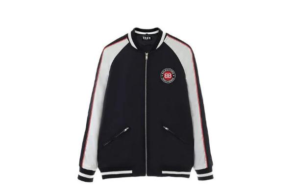 棒球服里面搭配什么衣服 棒球服品牌有哪些牌子 棒球服里面搭配什么衣服 棒球服品牌有哪些牌子