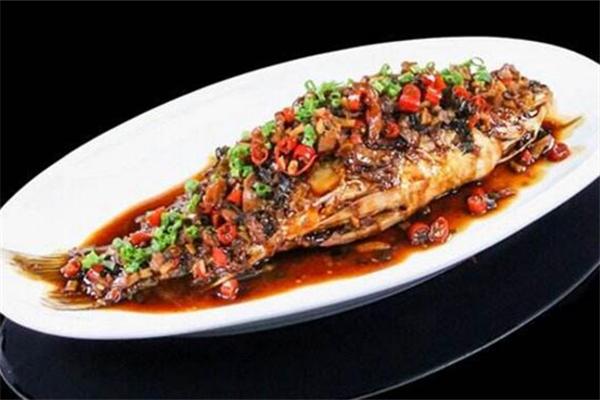 鯽魚可以蒸著吃嗎 鯽魚怎么蒸才好吃 鯽魚可以蒸著吃嗎 鯽魚怎么蒸才好吃