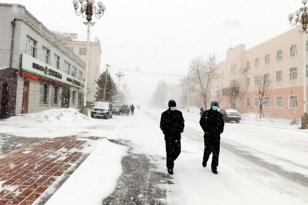下雪要打傘嗎 下雪要做什么準備 下雪要打傘嗎 下雪要做什么準備