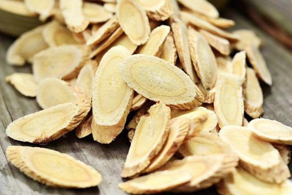 黃芪可以泡酒嗎 黃芪泡酒的功效與作用 黃芪可以泡酒嗎 黃芪泡酒的功效與作用