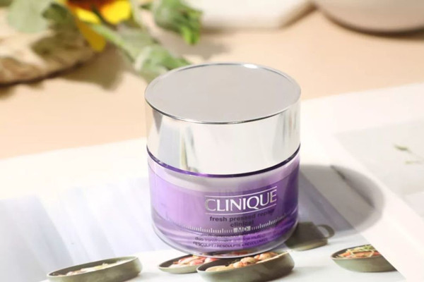 面霜是鎖水的嗎 面霜是什么時(shí)候用的 面霜是鎖水的嗎 面霜是什么時(shí)候用的