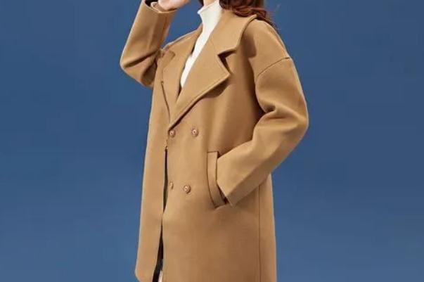 毛呢大衣有刺鼻氣味 毛呢大衣有異味怎么處理 毛呢大衣有刺鼻氣味 毛呢大衣有異味怎么處理