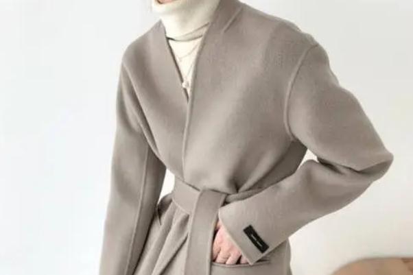 毛呢大衣有刺鼻氣味 毛呢大衣有異味怎么處理 毛呢大衣有刺鼻氣味 毛呢大衣有異味怎么處理