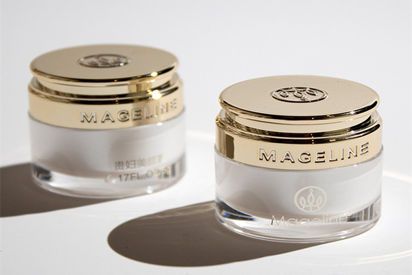 素顏霜維持幾個(gè)小時(shí) 怎樣讓素顏霜持續(xù)更長時(shí)間