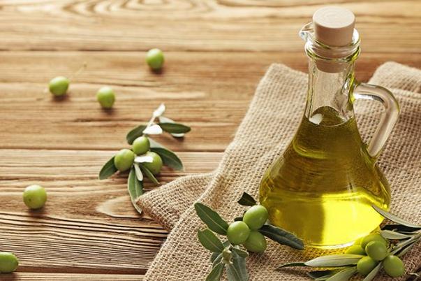 荷荷巴油的正確用法 荷荷巴油在臉部怎么用 荷荷巴油的正確用法 荷荷巴油在臉部怎么用