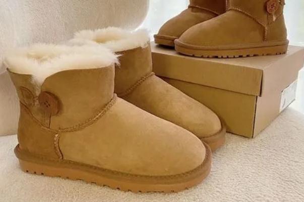 雪地靴的優(yōu)點 雪地靴的底硬的好嗎 雪地靴的優(yōu)點 雪地靴的底硬的好嗎