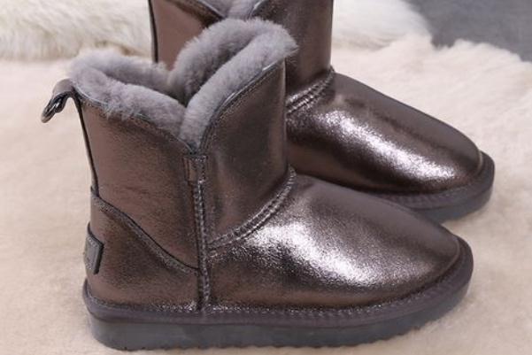 雪地靴買大一碼還是小一碼 雪地靴怎樣清洗干凈 雪地靴買大一碼還是小一碼 雪地靴怎樣清洗干凈