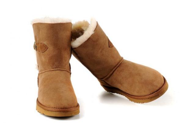 雪地靴對(duì)腳的危害 雪地靴會(huì)滑嗎