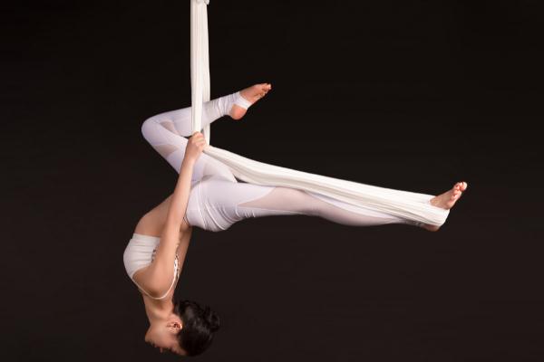 空中瑜伽屬于有氧還是無氧 空中瑜伽能減肥嗎 空中瑜伽屬于有氧還是無氧 空中瑜伽能減肥嗎