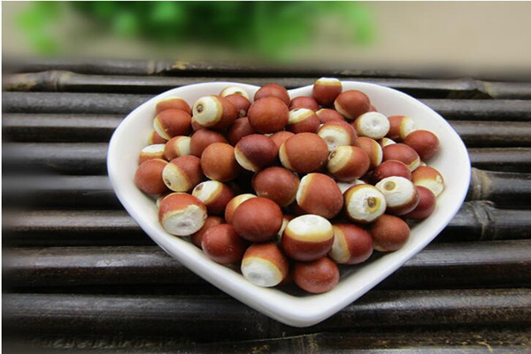 芡實(shí)煮粥需要提前泡嗎 芡實(shí)煮粥一次放多少 芡實(shí)煮粥需要提前泡嗎 芡實(shí)煮粥一次放多少