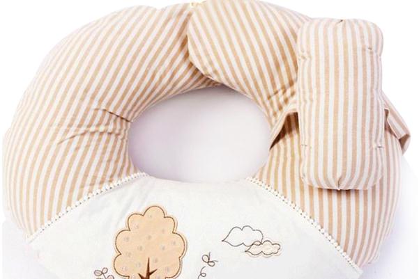 哺乳枕對(duì)嬰兒的危害 哺乳枕要不要買(mǎi)