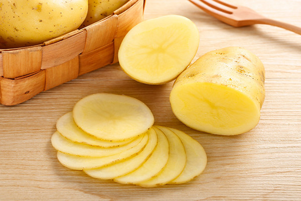 土豆能否生吃 土豆生吃會(huì)怎么樣 土豆能否生吃 土豆生吃會(huì)怎么樣