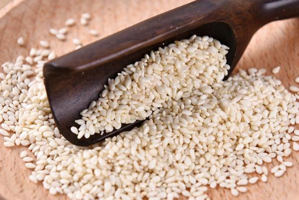 白芝麻生吃好還是熟吃好 白芝麻是熱性還是涼性食物 白芝麻生吃好還是熟吃好 白芝麻是熱性還是涼性食物