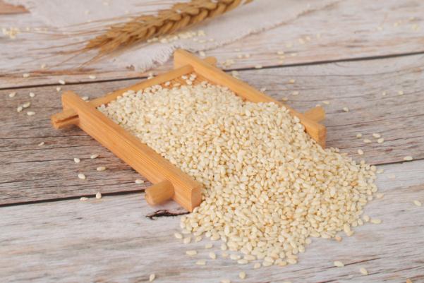 白芝麻生吃好還是熟吃好 白芝麻是熱性還是涼性食物 白芝麻生吃好還是熟吃好 白芝麻是熱性還是涼性食物