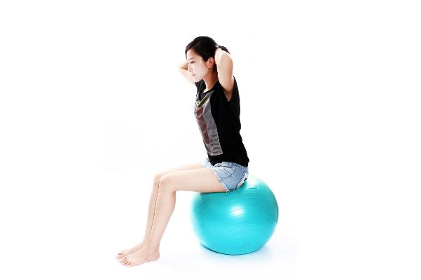 瑜伽球能緩解腰酸背痛嗎 瑜伽球為什么可以助產(chǎn) 瑜伽球能緩解腰酸背痛嗎 瑜伽球為什么可以助產(chǎn)