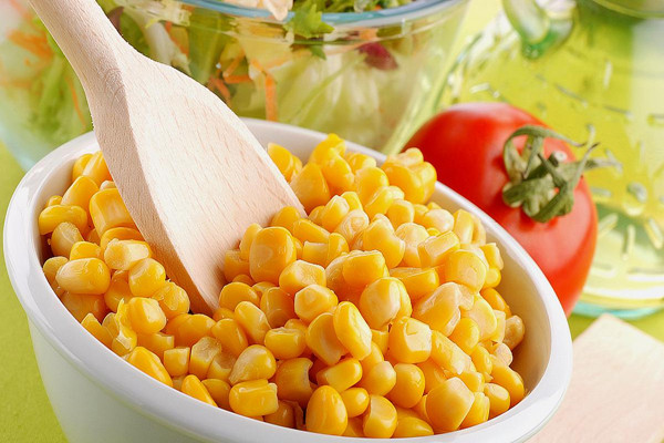 玉米能否生吃 玉米生吃有什么作用 玉米能否生吃 玉米生吃有什么作用
