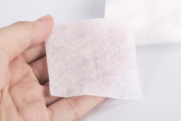 化妝棉能當(dāng)卸妝棉用嗎 化妝棉可以濕敷嗎 化妝棉能當(dāng)卸妝棉用嗎 化妝棉可以濕敷嗎