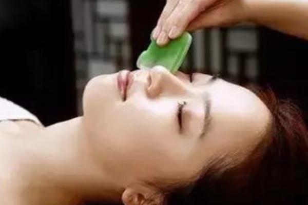 面部刮痧孕婦能做嗎 面部刮痧祛斑多久見效 面部刮痧孕婦能做嗎 面部刮痧祛斑多久見效