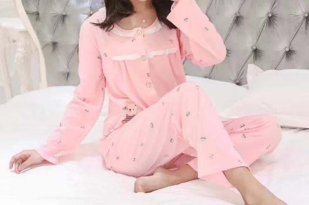 睡衣要洗了再穿嗎 睡衣會(huì)不會(huì)越穿越大 睡衣要洗了再穿嗎 睡衣會(huì)不會(huì)越穿越大