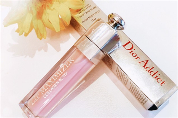 唇蜜可以和唇釉一起用嗎 唇蜜什么時(shí)候涂 唇蜜可以和唇釉一起用嗎 唇蜜什么時(shí)候涂