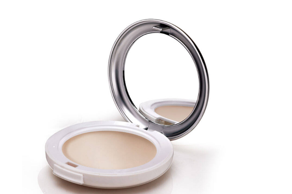 粉餅和散粉可以一起用嗎 粉餅和散粉哪個效果好 粉餅和散粉可以一起用嗎 粉餅和散粉哪個效果好