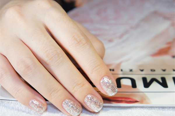 甲油膠縮膠什么意思 甲油膠縮膠是什么原因 甲油膠縮膠什么意思 甲油膠縮膠是什么原因