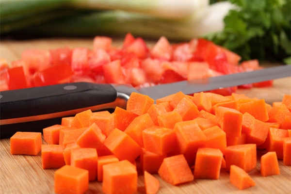 胡蘿卜會(huì)脹氣嗎 胡蘿卜會(huì)升高血糖嗎 胡蘿卜會(huì)脹氣嗎 胡蘿卜會(huì)升高血糖嗎