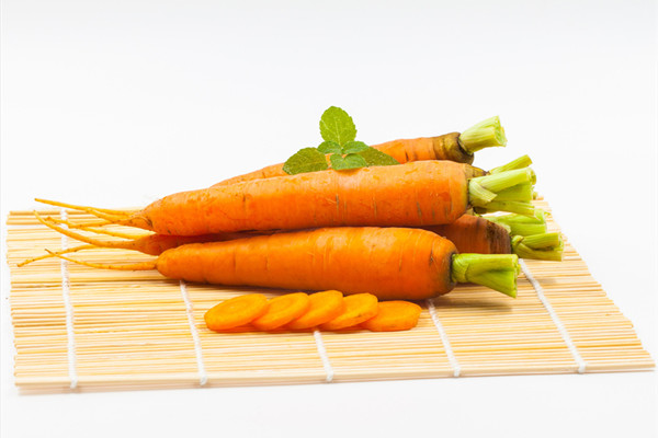 胡蘿卜發(fā)黑還能吃嗎 胡蘿卜發(fā)芽可以吃嗎 胡蘿卜發(fā)黑還能吃嗎 胡蘿卜發(fā)芽可以吃嗎