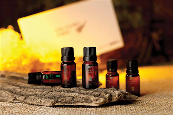 精油貴的和便宜的有什么區(qū)別 精油為什么這么貴 精油貴的和便宜的有什么區(qū)別 精油為什么這么貴