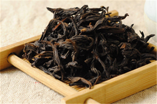 大紅袍喝新茶還是陳茶 大紅袍怎么分辨好壞 大紅袍喝新茶還是陳茶 大紅袍怎么分辨好壞