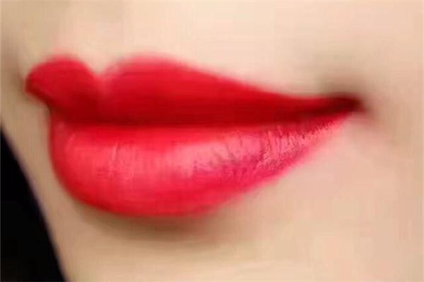 豐唇需要打幾支玻尿酸 豐唇需要打麻藥嗎 豐唇需要打幾支玻尿酸 豐唇需要打麻藥嗎