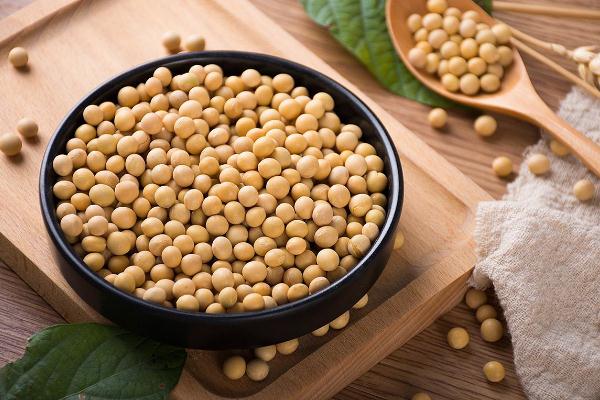 黃豆煮多久才算熟 黃豆泡多久可以打豆?jié){ 黃豆煮多久才算熟 黃豆泡多久可以打豆?jié){