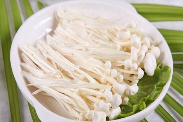 金針菇可以放多久 金針菇在冰箱冷藏可以放幾天 金針菇可以放多久 金針菇在冰箱冷藏可以放幾天