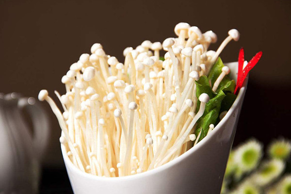 金針菇孕婦可以吃嗎 金針菇孕婦吃了有什么好處 金針菇孕婦可以吃嗎 金針菇孕婦吃了有什么好處