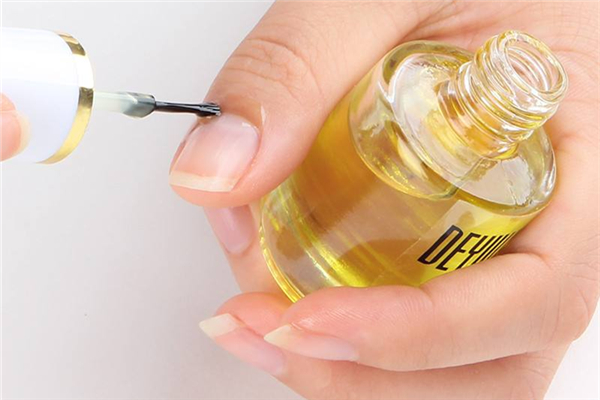 指甲營養(yǎng)油有用嗎 指甲營養(yǎng)油的作用 指甲營養(yǎng)油有用嗎 指甲營養(yǎng)油的作用