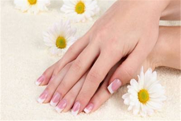 手上一直裂口子怎么辦 手上裂口不愈合怎么回事 手上一直裂口子怎么辦 手上裂口不愈合怎么回事