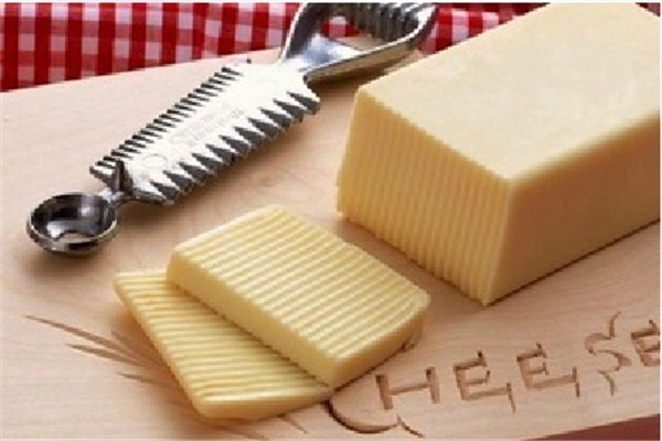 芝士有臭味正常嗎 芝士為什么臭臭的 芝士有臭味正常嗎 芝士為什么臭臭的