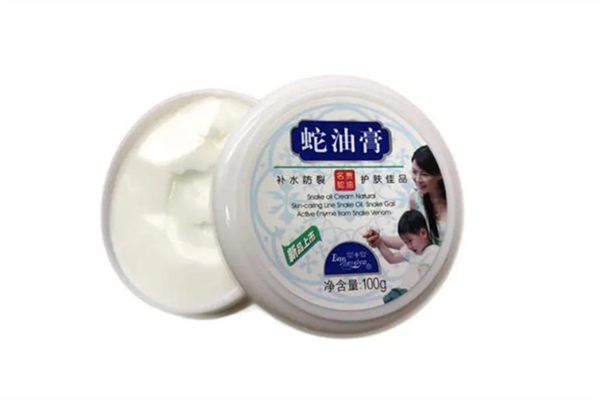 蛇油膏治療什么皮膚病 蛇油膏的功效和作用 蛇油膏治療什么皮膚病 蛇油膏的功效和作用