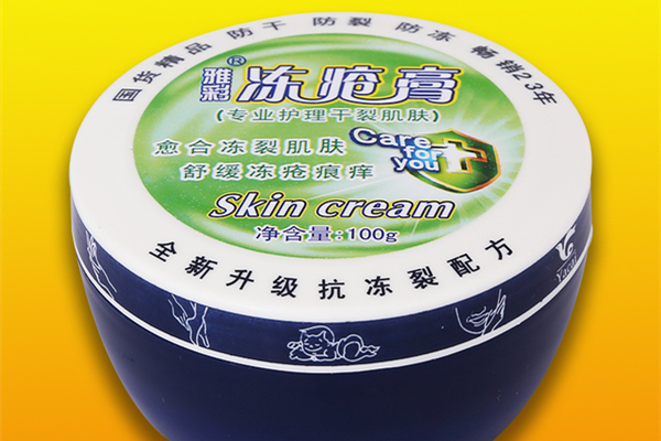 蛇油膏對手腳干裂效果好嗎 蛇油膏對皮膚有副作用嗎