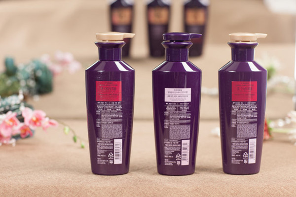 洗發(fā)水可以洗衣服嗎 掉發(fā)跟用的洗發(fā)水有沒有關(guān)系 洗發(fā)水可以洗衣服嗎 掉發(fā)跟用的洗發(fā)水有沒有關(guān)系