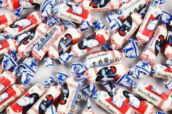 大白兔奶糖什么時(shí)候開(kāi)始生產(chǎn)的 大白兔奶糖的紙能吃嗎 大白兔奶糖什么時(shí)候開(kāi)始生產(chǎn)的 大白兔奶糖的紙能吃嗎