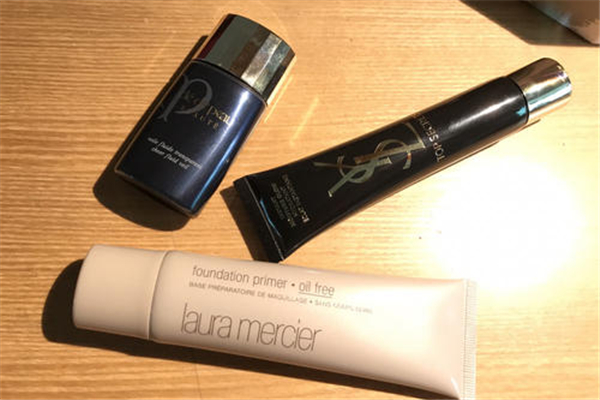 妝前乳一次用多少 妝前乳搓泥怎么回事 妝前乳一次用多少 妝前乳搓泥怎么回事