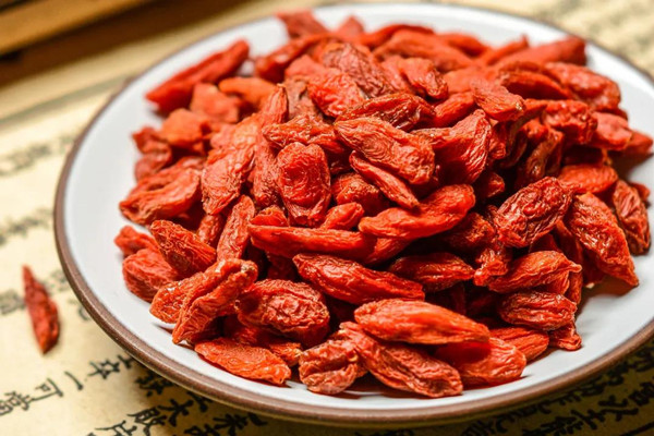 枸杞子泡酒泡多久喝最好 枸杞子泡酒能泡多長(zhǎng)時(shí)間 枸杞子泡酒泡多久喝最好 枸杞子泡酒能泡多長(zhǎng)時(shí)間