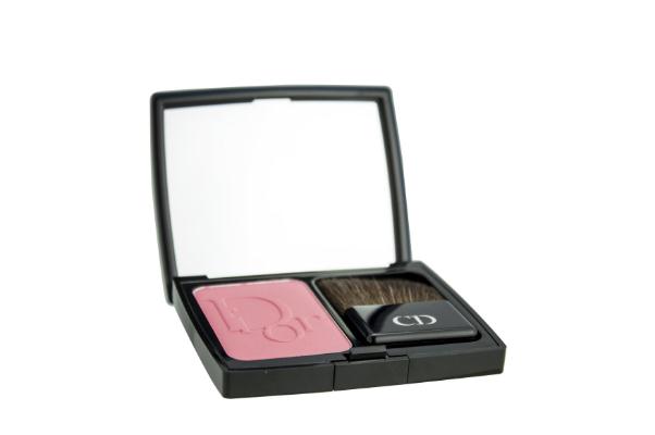 腮紅對皮膚傷害大嗎 腮紅對妝容的重要性 腮紅對皮膚傷害大嗎 腮紅對妝容的重要性